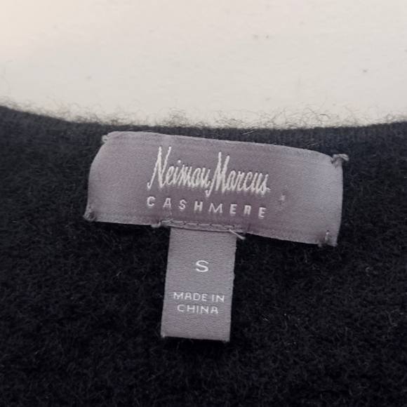 Neiman Marcus 100% Cashmere Asymmetric Oversized Sz S Braided Sleeve Sweater - Picture 10 of 13